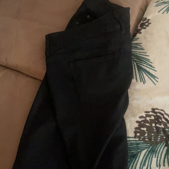 NWT Torrid black jegging rolled cuff crops. - Picture 10 of 12